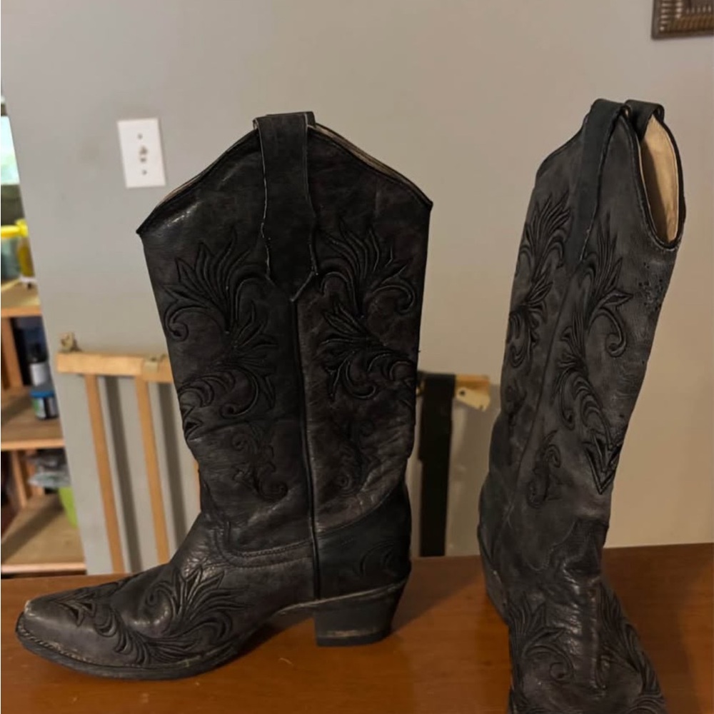 Circle G Black Embroidered Heeled Boots